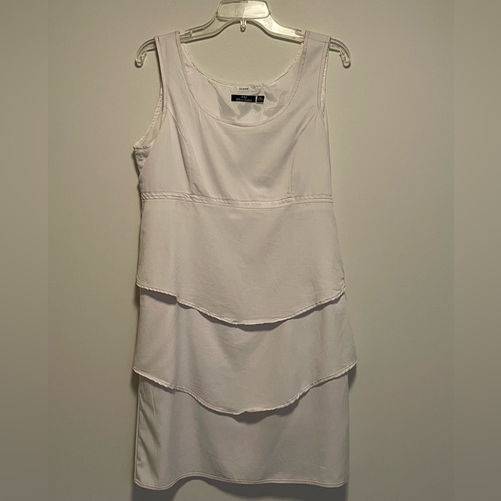 Elegant White Layered Sleeveless Dress